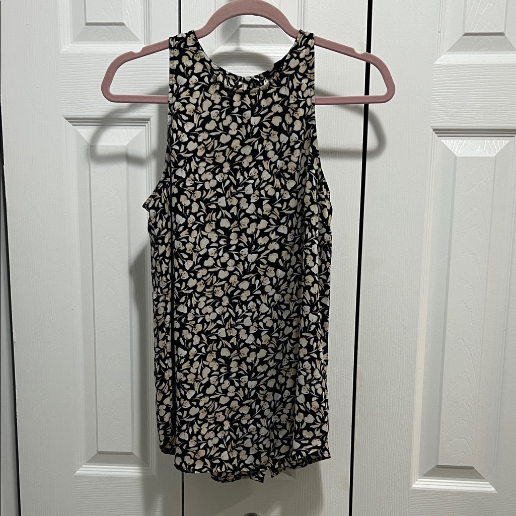 Who What Wear Black And Cream Leaf Print Tank Top